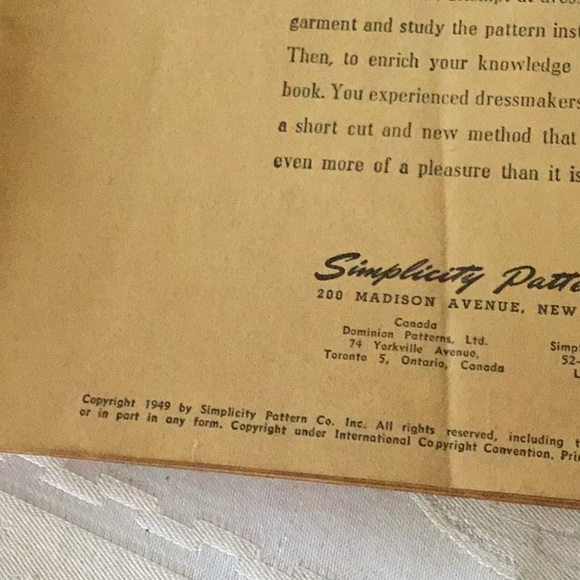 Simplicity Sewing Book Vintage 1949 - Picture 3 of 5